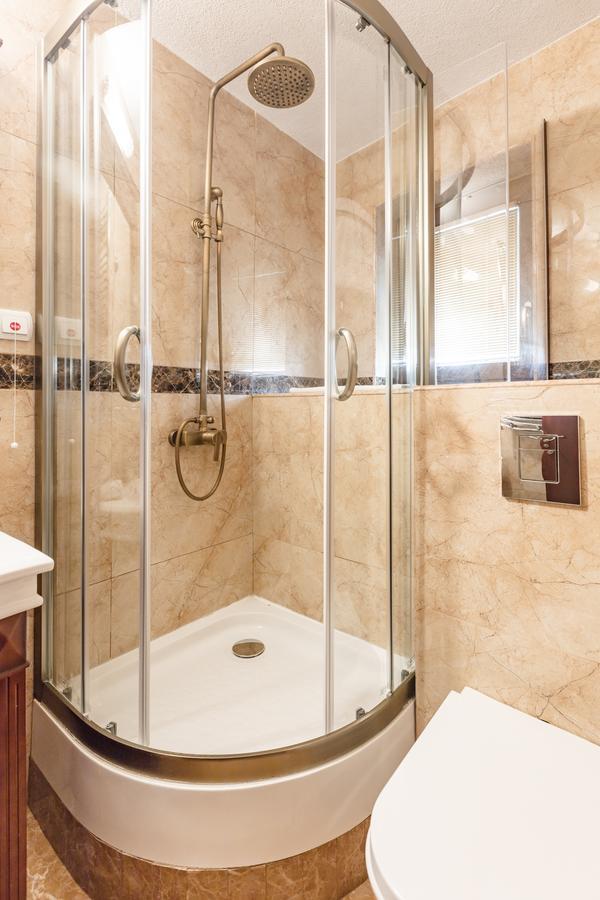 Single Room,527815440:JPEG